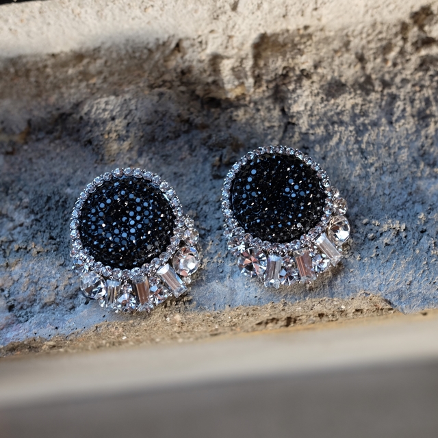 Black Label Party Queen Bold Cubic Earring Big Ear