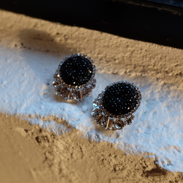 Black Label Party Queen Bold Cubic Earring Big Ear